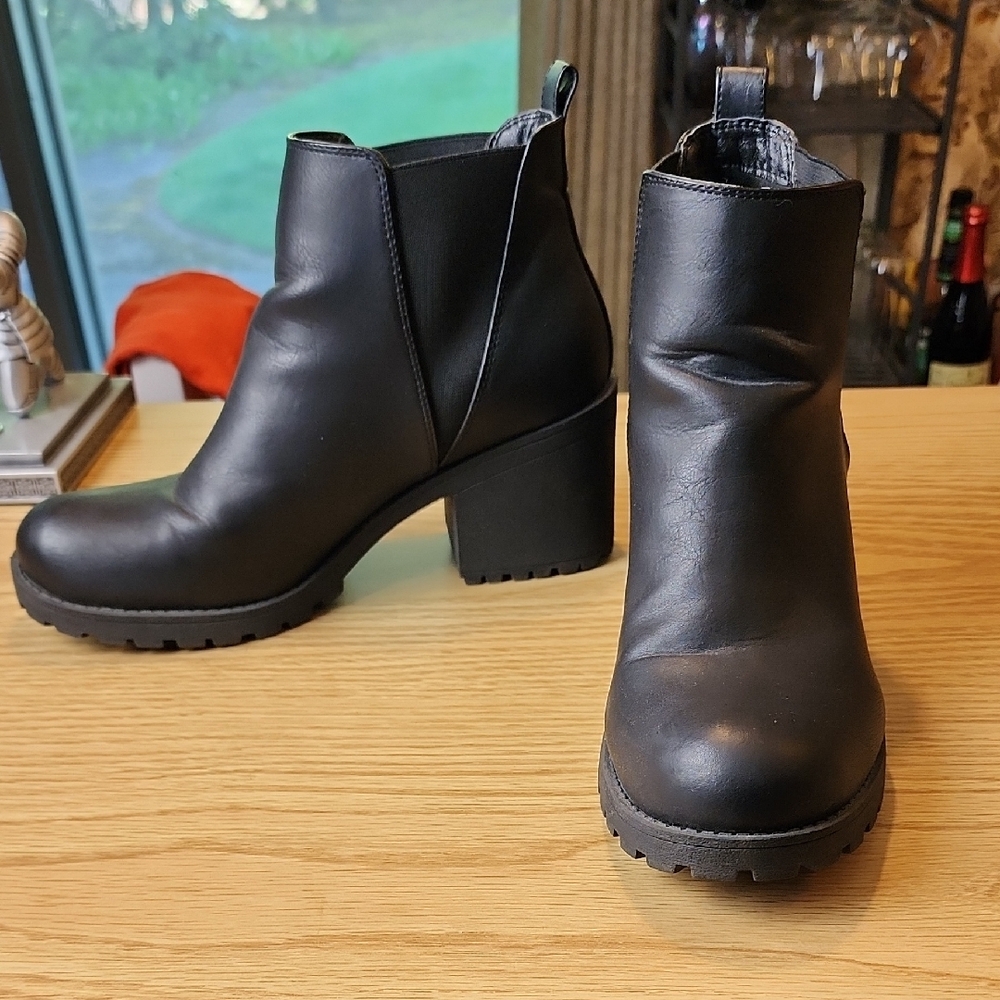 Chinese Laundry Lita Ankle Boots